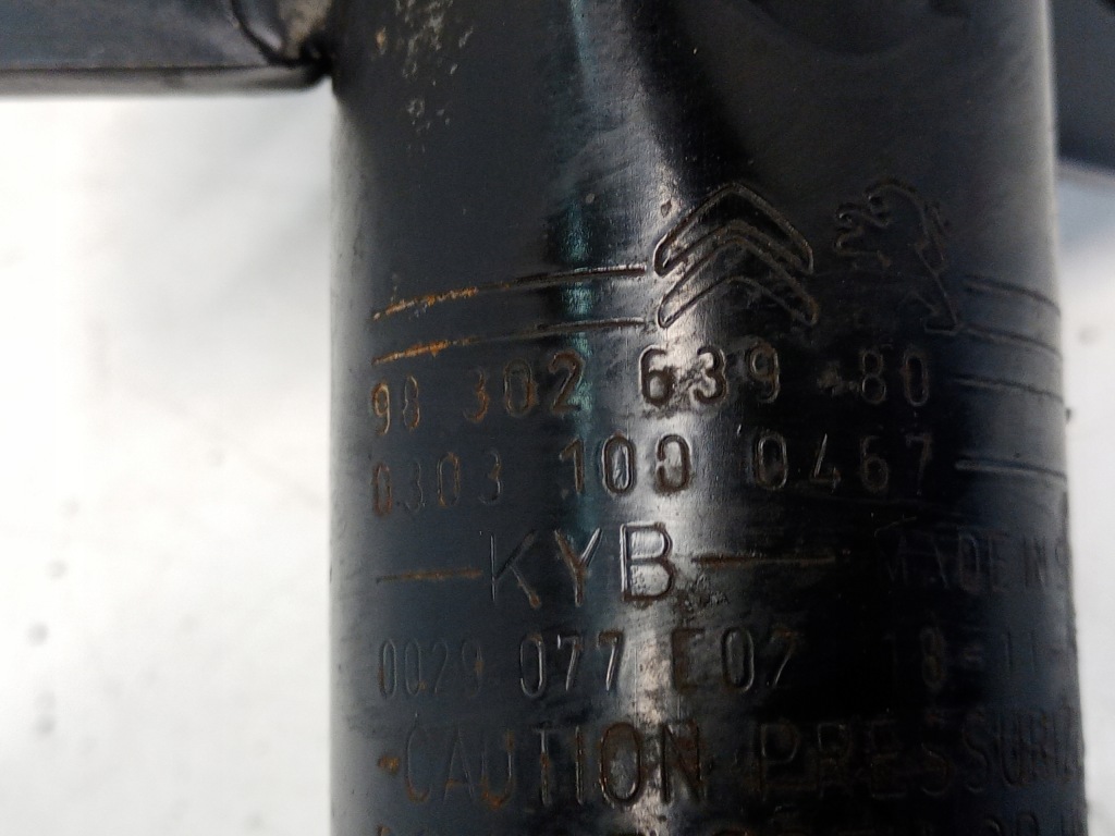 Лівий амортизаторна стійка citroen c5 aircross 1.5 hdi 9830263980 Недорого