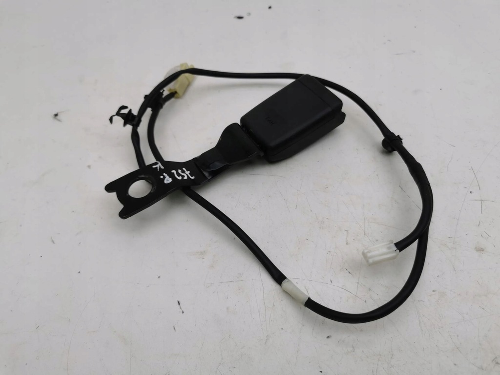 фото №7, Mitsubishi outlander 2015 пряжка передній поперечина безпеки