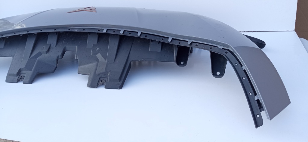 Seat cupra born 21- решітка радіатора частина верхній бампера перед каркас 10e807217h Ціна