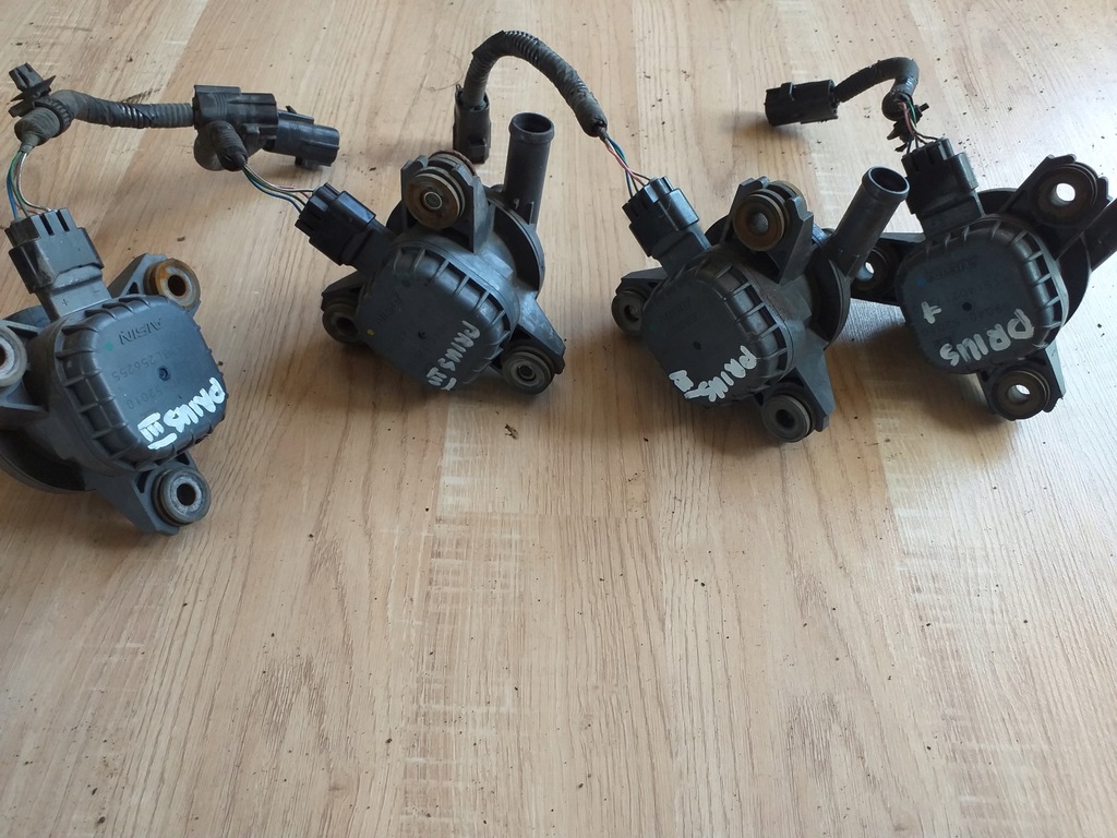 фото №15, Toyota prius plus + обивка дверь правый перед