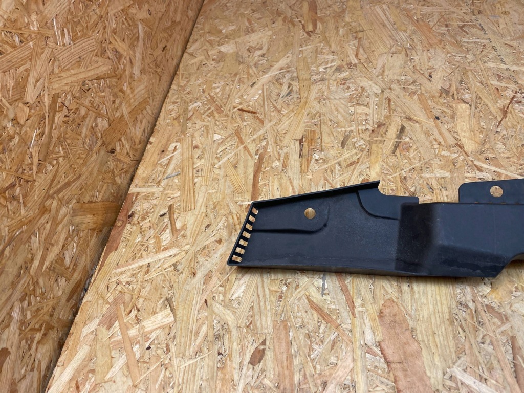 Накладка захист прокладка крила перед права volvo xc90 ii 31371764 Недорого