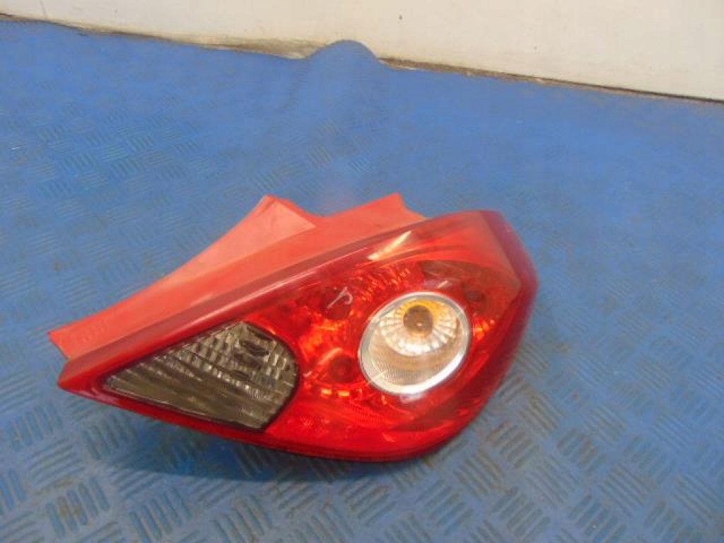 Купити Opel corsa d hb 3 двері лампа задній права 13186351