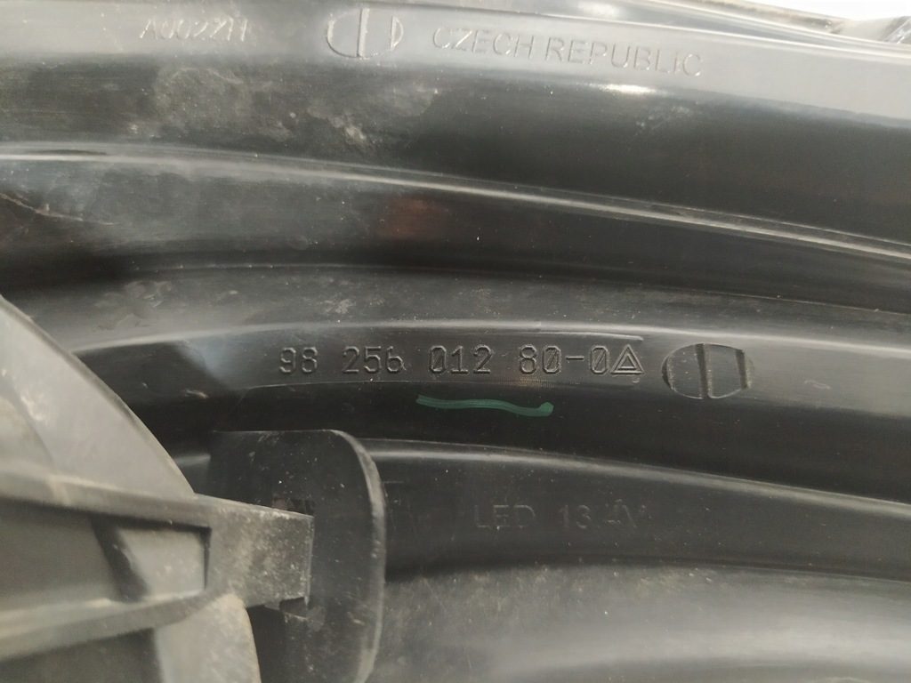 фото №11, Peugeot 208 i lift 15-19 лампа led ліва задня oryg