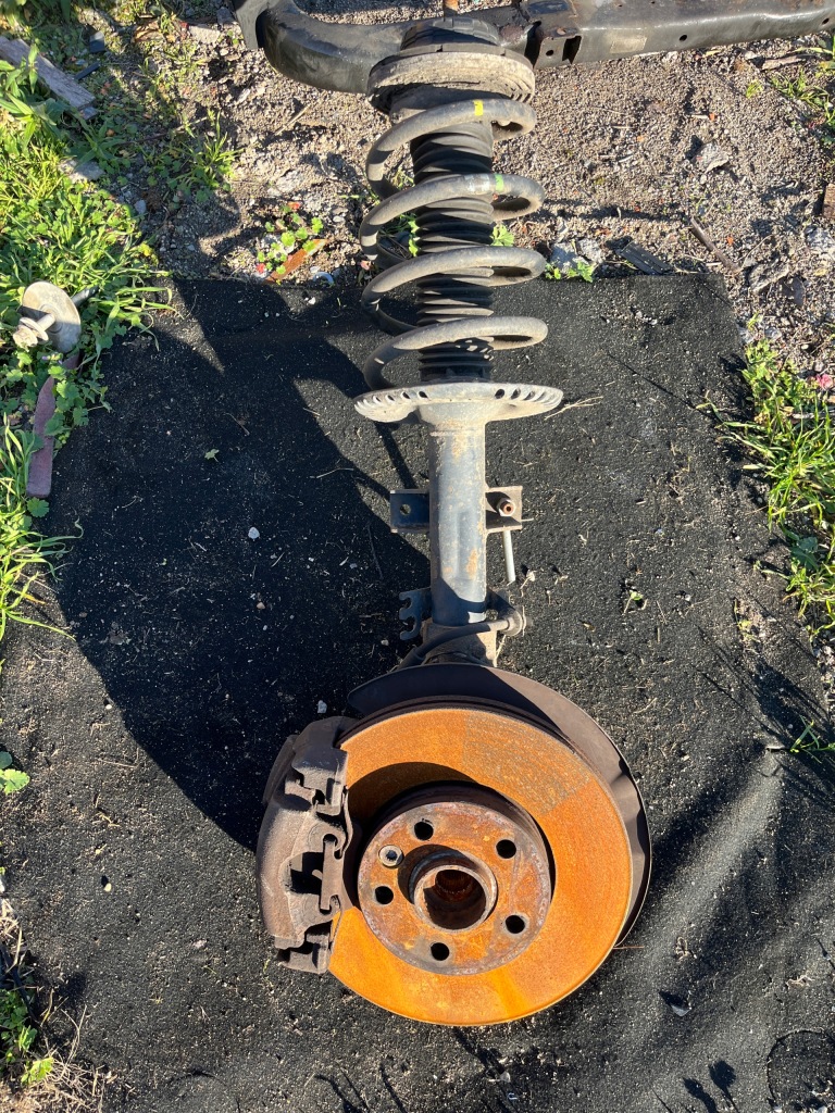 Vw t5 2.5tdi амортизационная стойка поворотный кулак левый перед в Украине