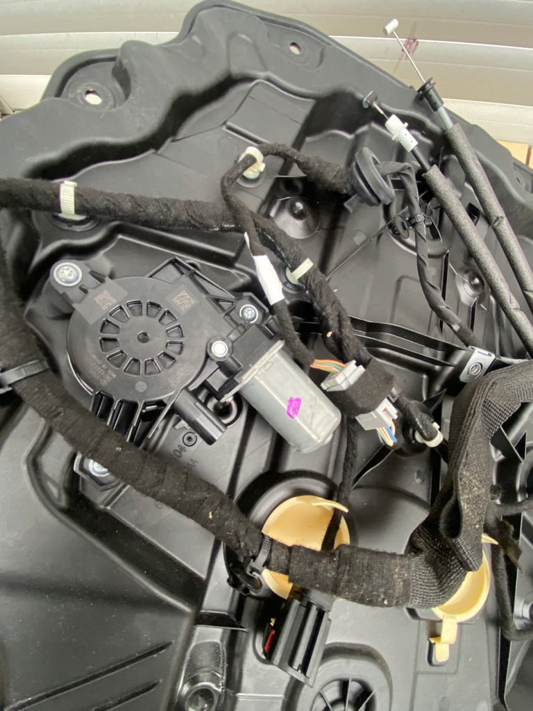 фото №8, Механизм подъемник стекло правый перед передний jeep wrangler jl 2018+