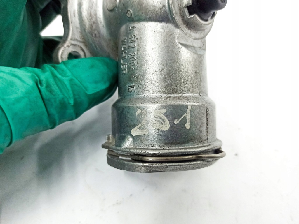 фото №16, Mercedes-benz r w251 2012 корпус термостатів