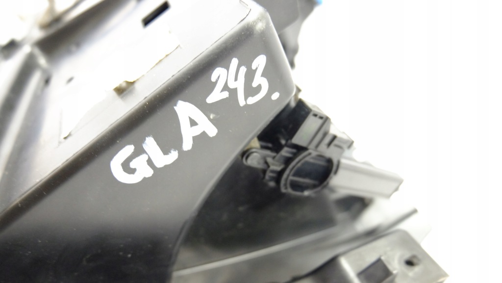 Mercedes gla 156 бардачок пасажира Зі Шроту