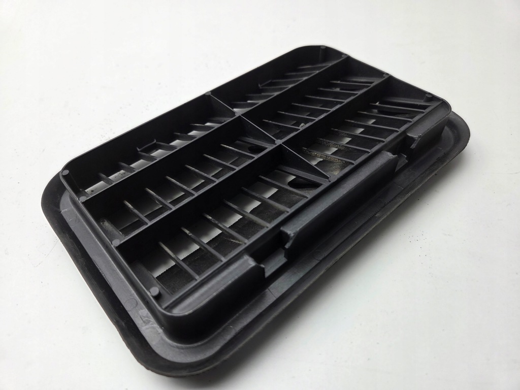 Ford kuga 2 решітка вентиляційна багажника задня ag13b280b63 Недорого