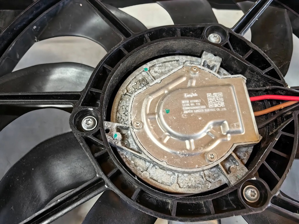 Tesla 3 рестайлинг  - вентилятор полный polecam в Украине