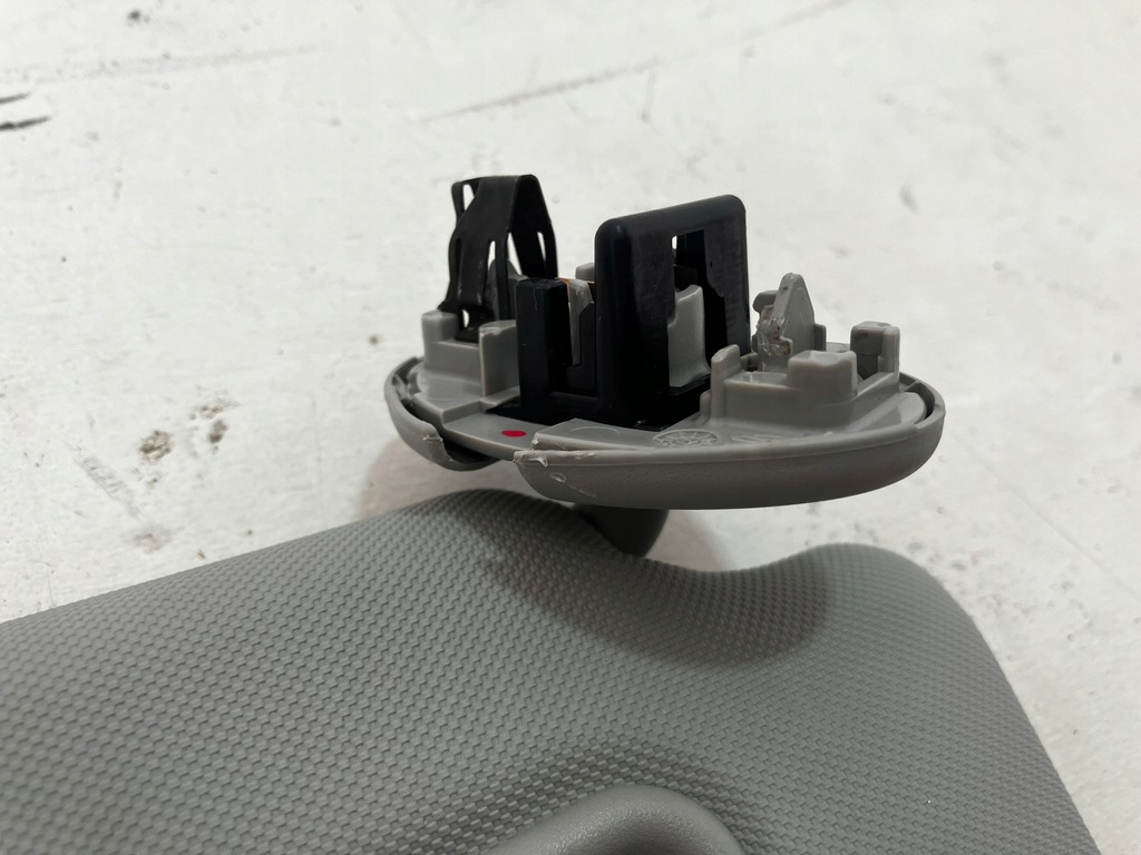 фото №8, Avensis t27 защита солнцезащитная серая правая