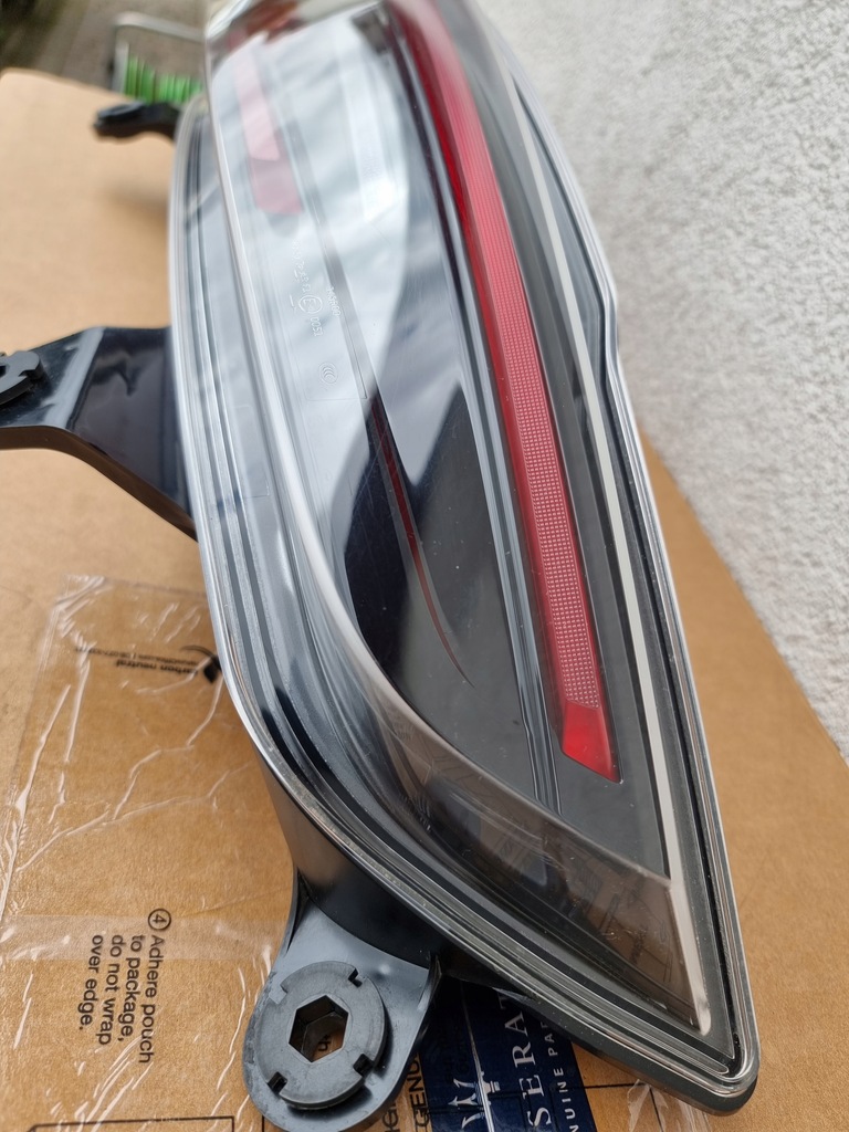 фото №6, Лампа права задня задня maserati mc20 led