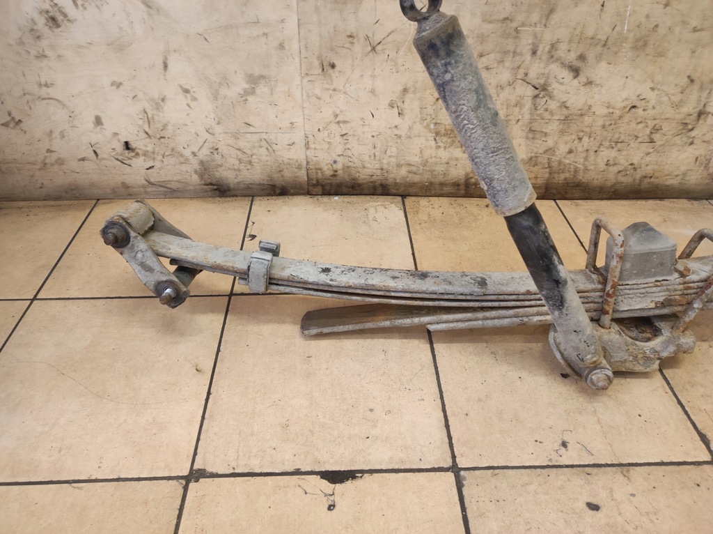 фото №4, Вісь ресора щітка підвіска лівий задня d max ii 2