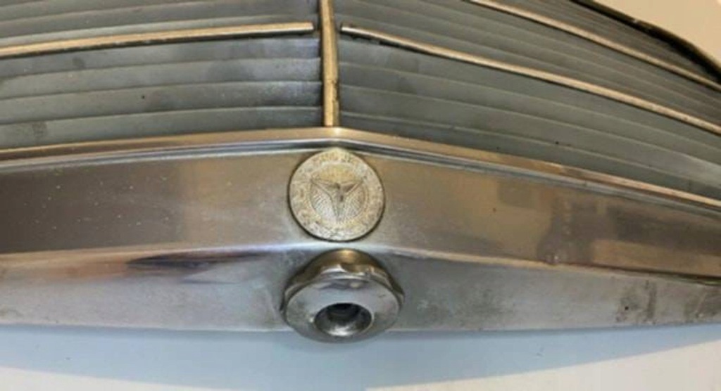 фото №7, Mercedes-benz w115 1971 решітка радіатора радіатора / решітка радіатора