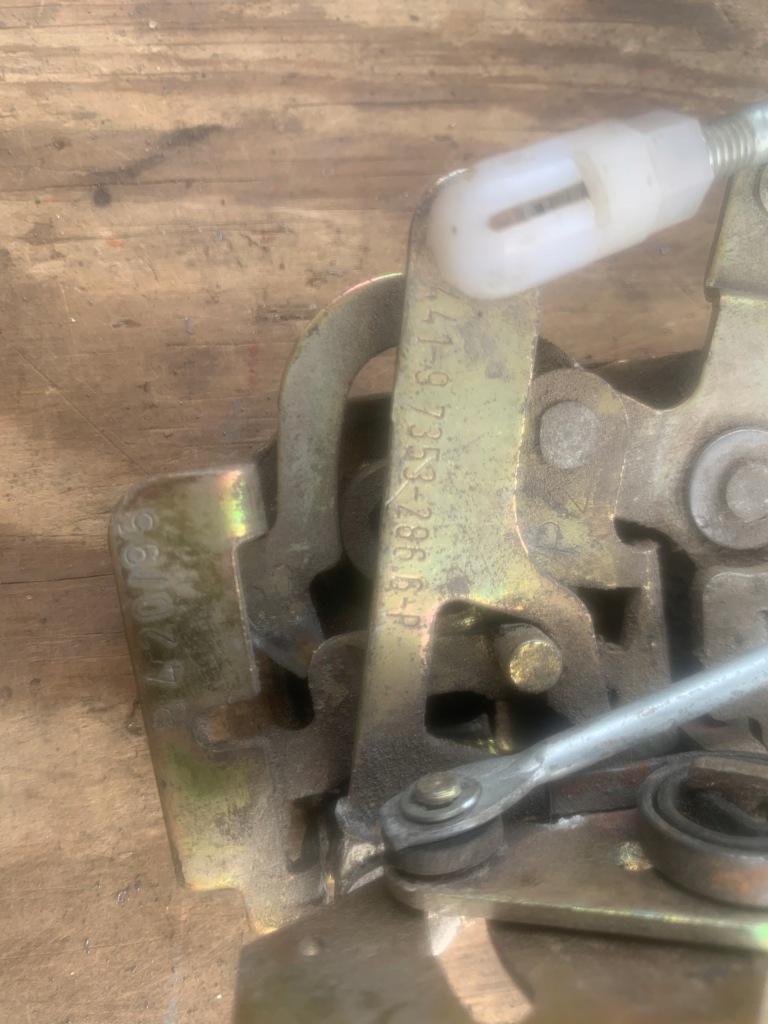 Felicja skoda замок внутренний засов правый задний  перед Киев