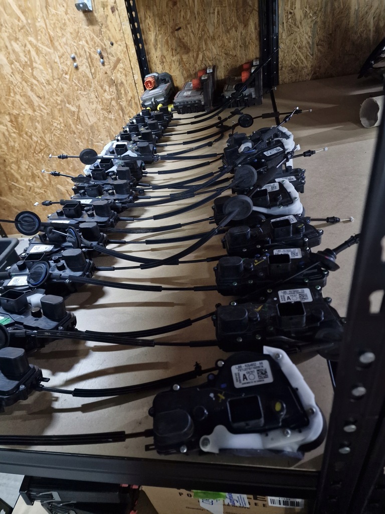 фото №1, Ford mustang mach-e замок двері правий задня lj8b-r264b52-an