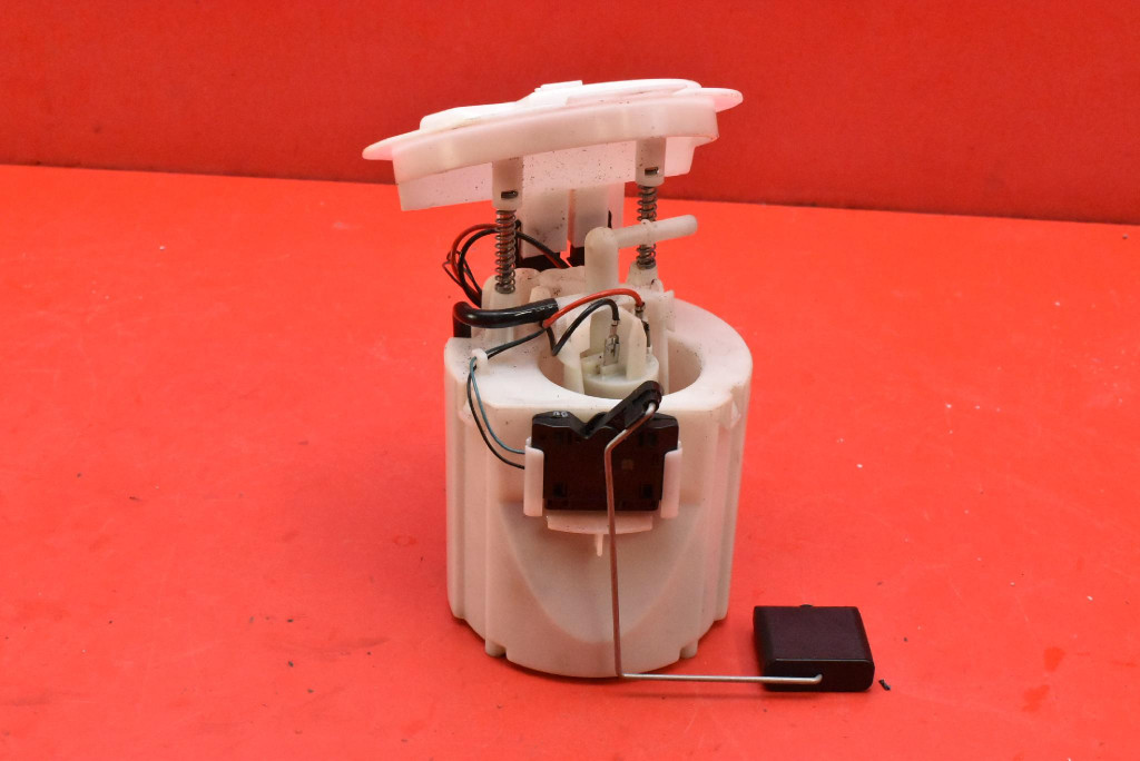 Помпа насос пального mercedes c-klasa w204 1.6 blueeff 156km 07-12 Оригінал