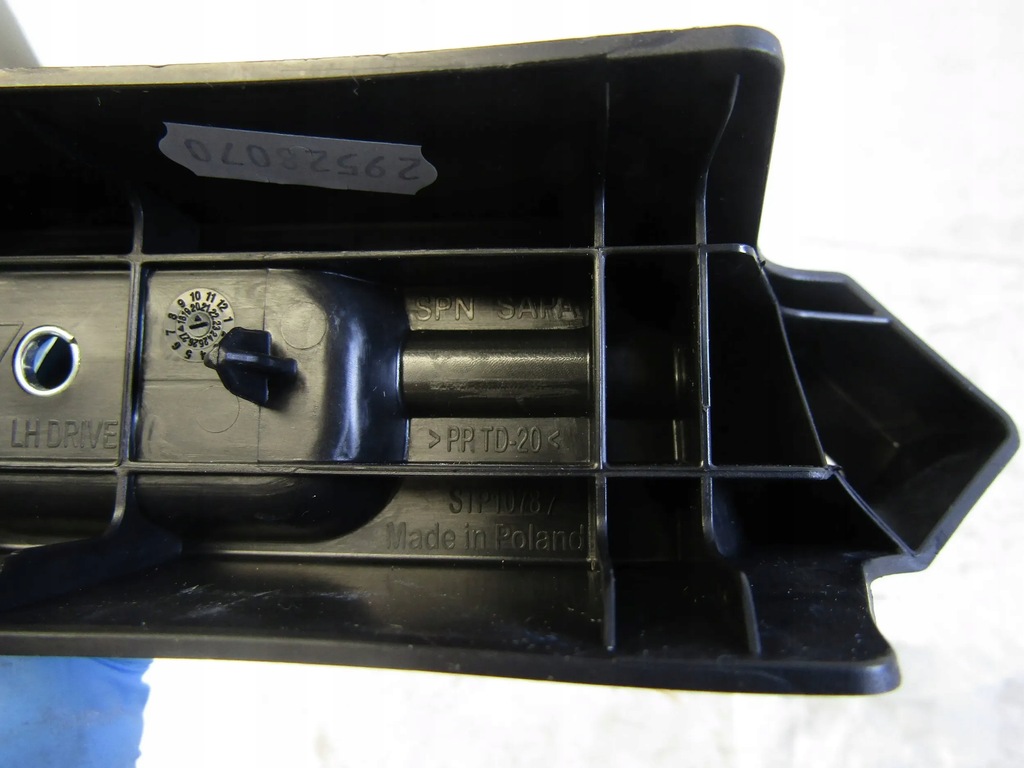 фото №7, Porsche taycan 9j1 кронштейн жабо 9j1868785a