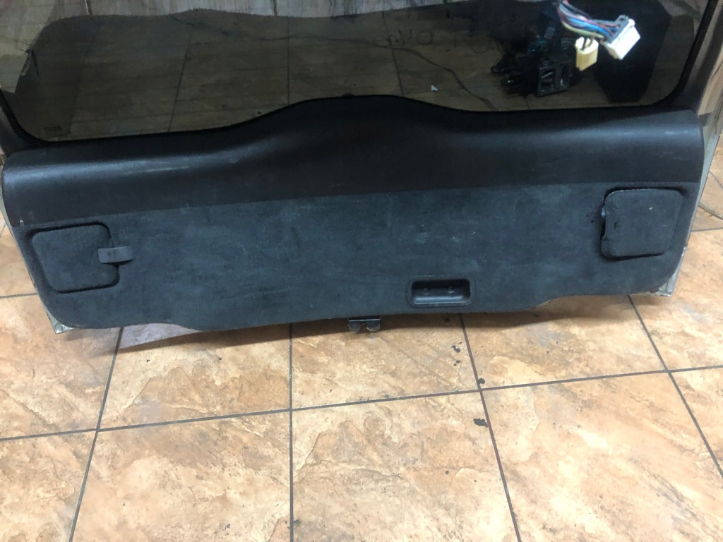 фото №1, Обшивка кришки v40 lift 1.9dci 115km