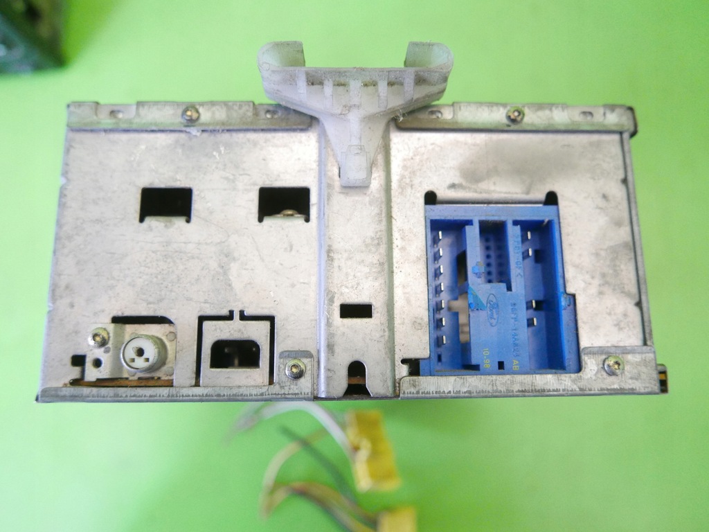 фото №11, Радио кассетный радиопроигрыватель ford 3000 2 канал + kod