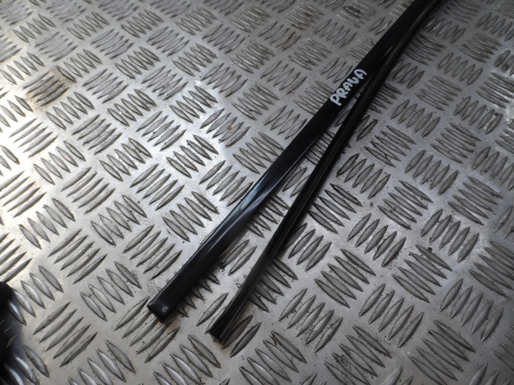 фото №4, Молдинг дах права toyota chr c-hr