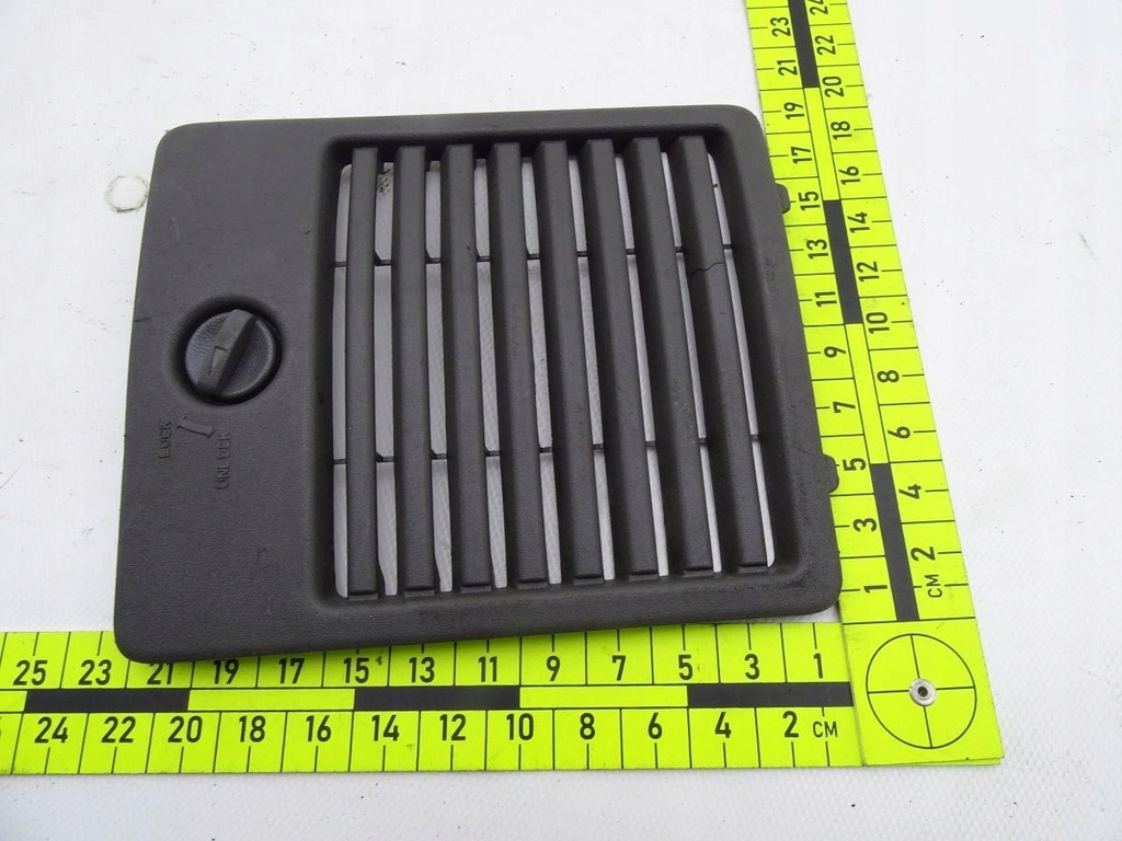 фото №5, Mitsubishi pajero iii 99-06 решётка заглушка багажника mr489414