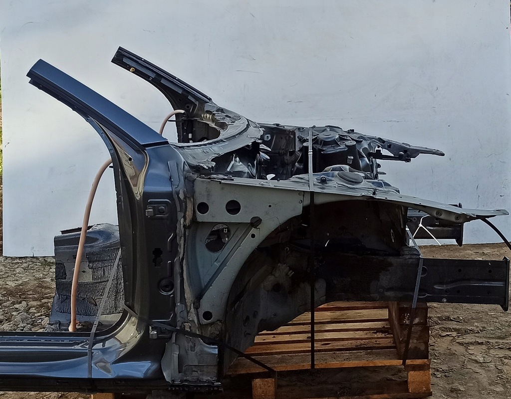 фото №1, Audi a7 четверть лонжерон правый перед lz7s z7s