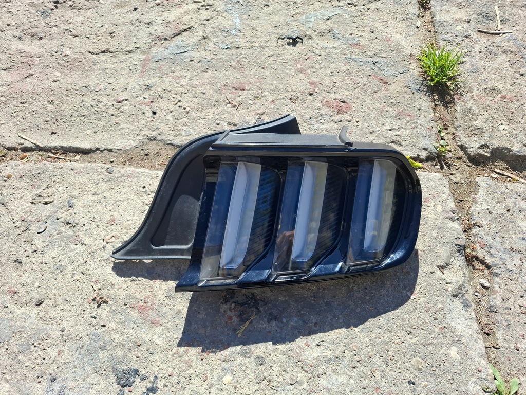 фото №1, Ford mustang lift лампа задняя правая jr3b13b504bg