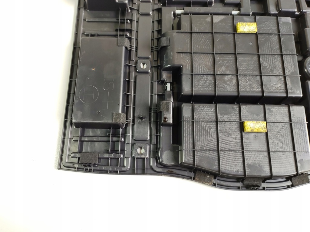 фото №11, Lexus is300h 13r вкладыш багажника