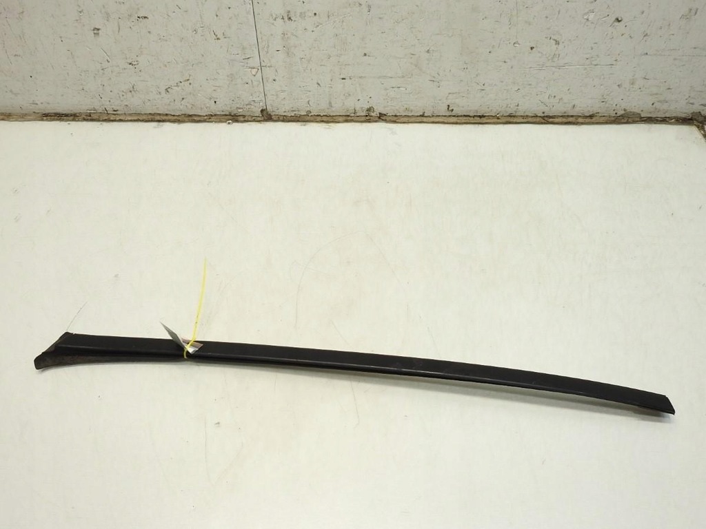 фото №7, Молдинг стекло лобовое правая mercedes w204