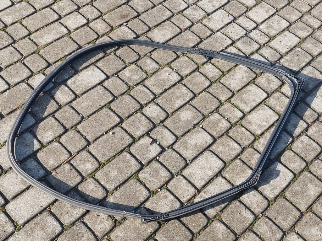 фото №1, Прокладка дверь перед правый jeep wrangler jl gladiator 68271724aa