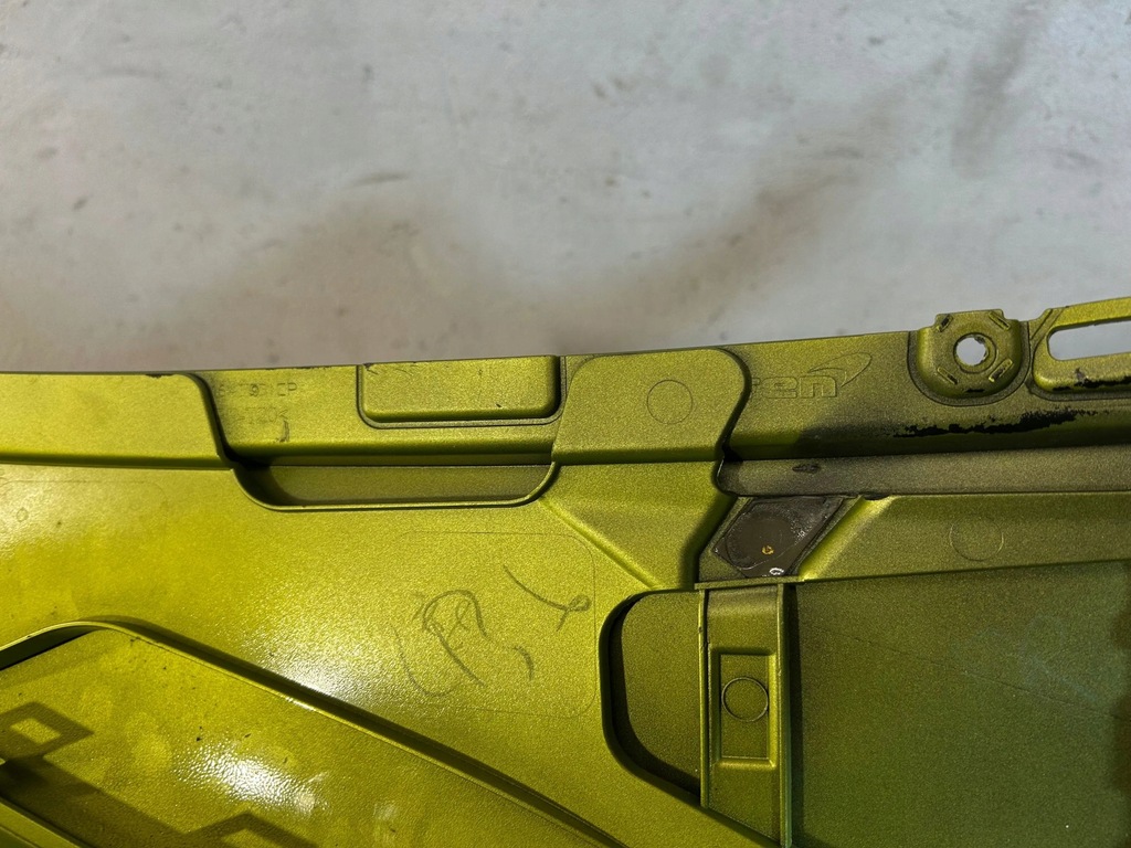 фото №7, Mclaren artura 2024 крыло правый