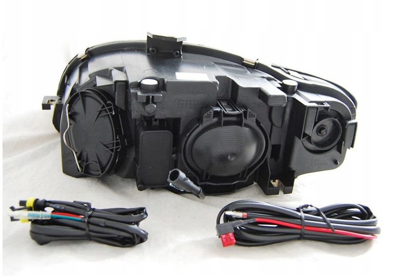 Ліхтарі  фари audi a4 b7 04-08r led до dziennej в Україні