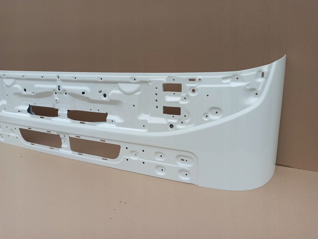 фото №13, Volvo fm fm4 капот решётка радиатора решётка радиатора оригинал ral 1103