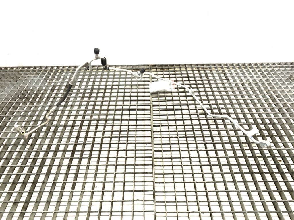 Купити Трубка кондиціонера bmw f45 9209724 2.0 150km minivan