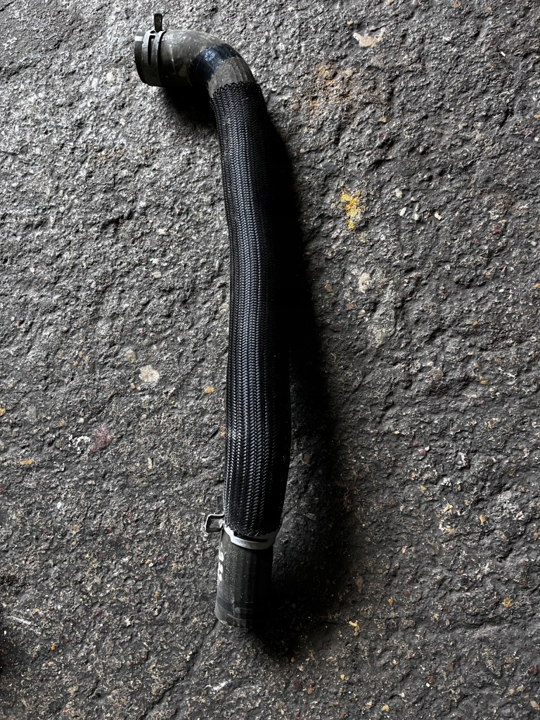 Купить 377 jeep grand cherokee wk2 3.0crdi пабтрубок  труба шланг воды 68263041aa