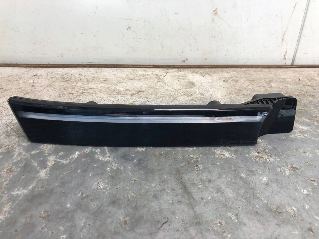 Купити Фара led drl праві перед vw id4 11a941654a