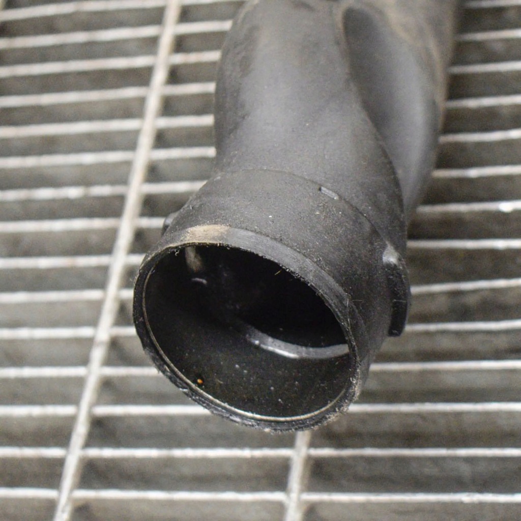 фото №4, Land rover range rover sport l320 2009 правая сторона wąż / труба интеркулер