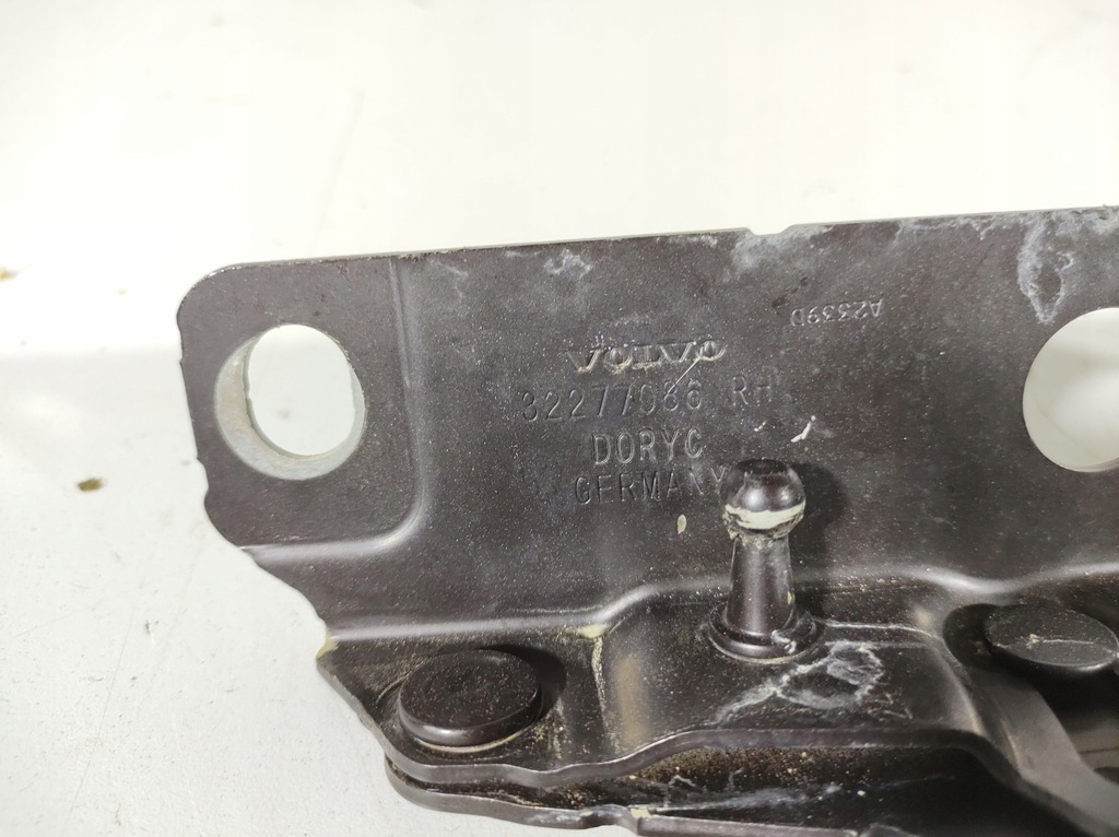 фото №6, Volvo v60 18r- петля капот правий