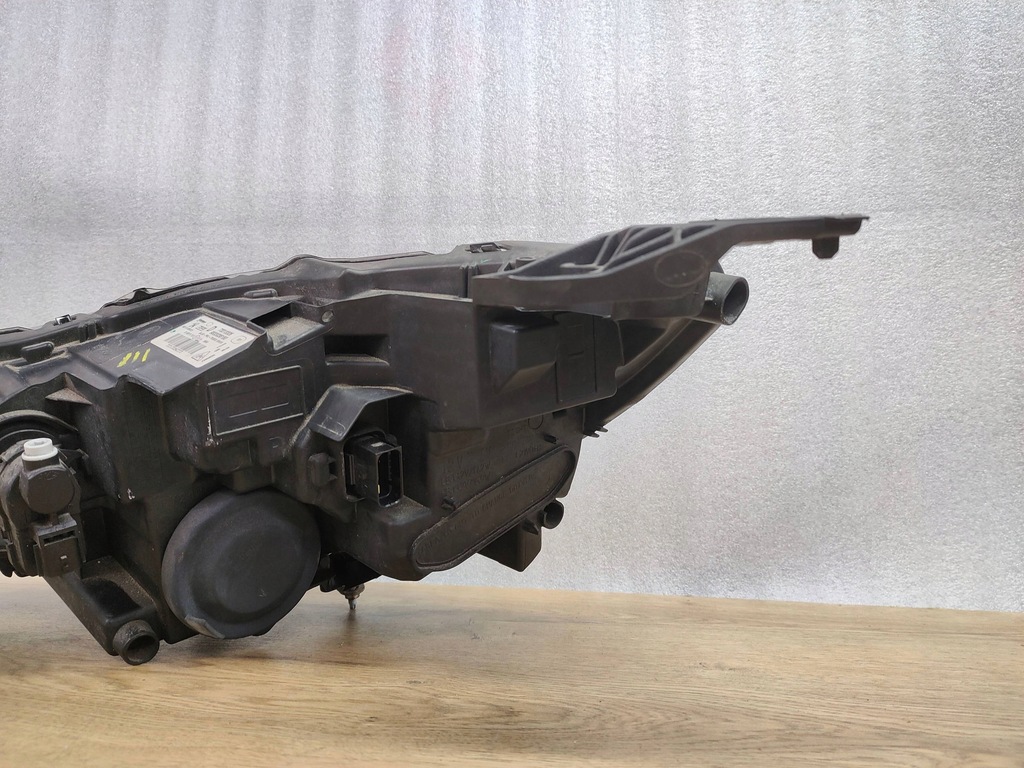 фото №9, Лампа передняя правая peugeot 208 ii