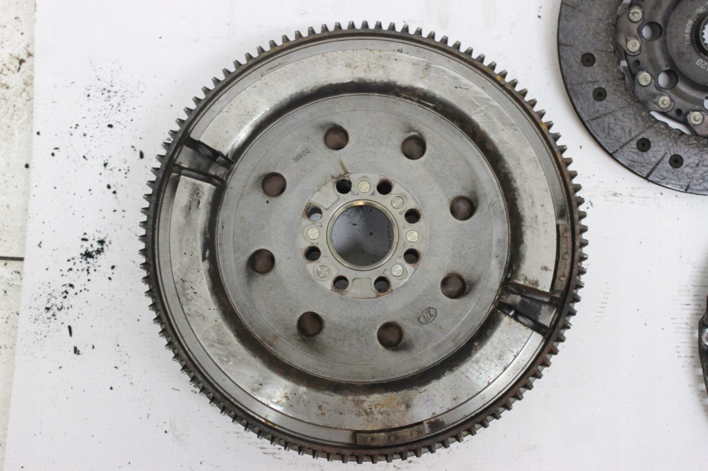 фото №7, Toyota avensis t25 2.2 d-4d зчеплення диск притиск колесо двомасовий комплект