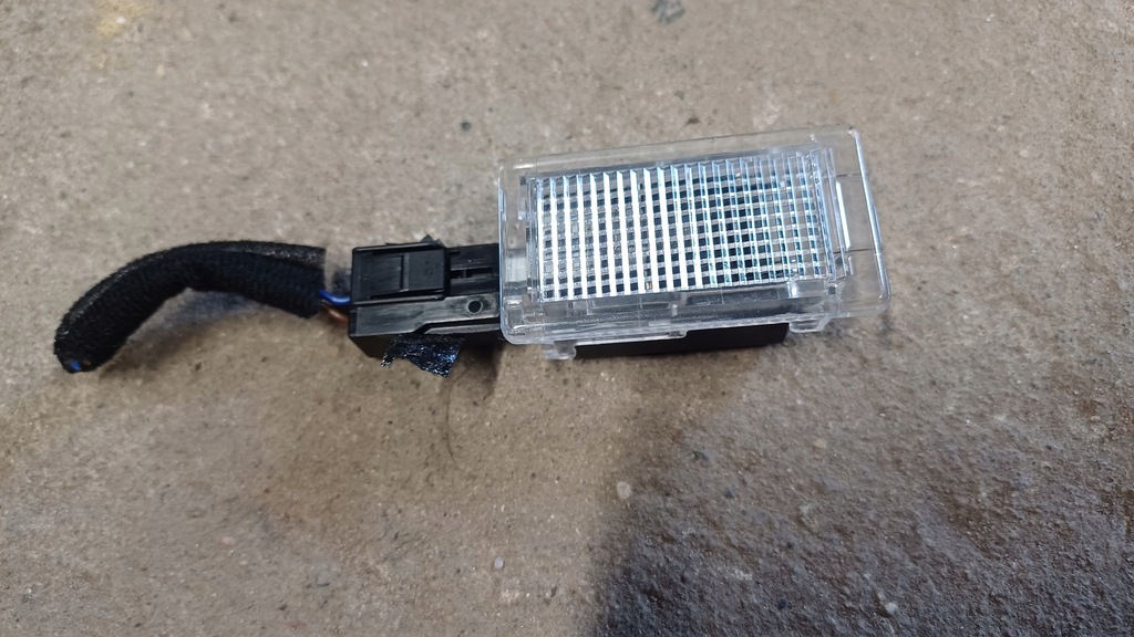 фото №1, Hyundai i20 ii 14-20 лампа салону 92620-33000