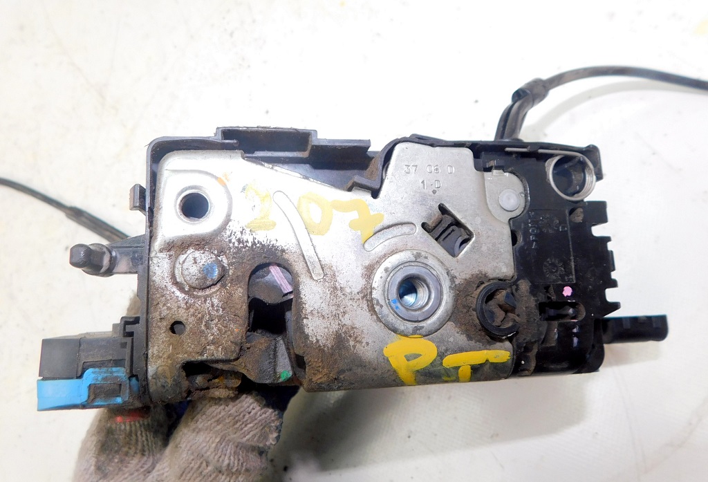 Peugeot 207 1.4b 2006r замок дверь правый задний  24099816 Киев