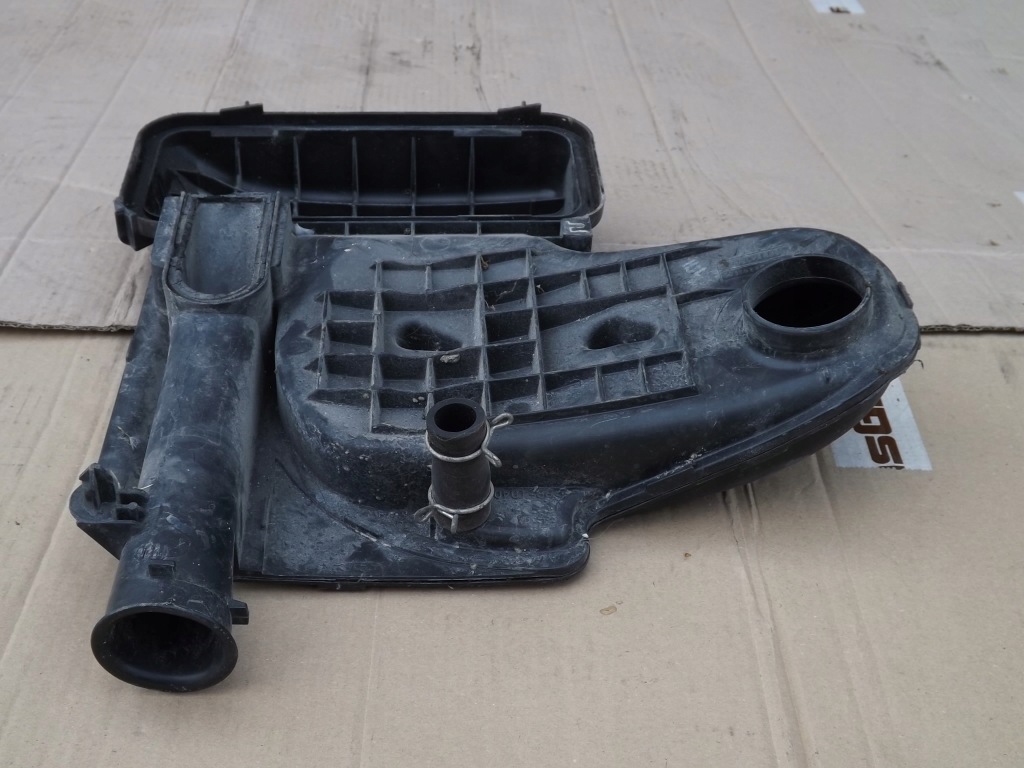 фото №5, Toyota aygo i 1 citroen c1 1.0 корпус фильтра воздуха 17705-00010