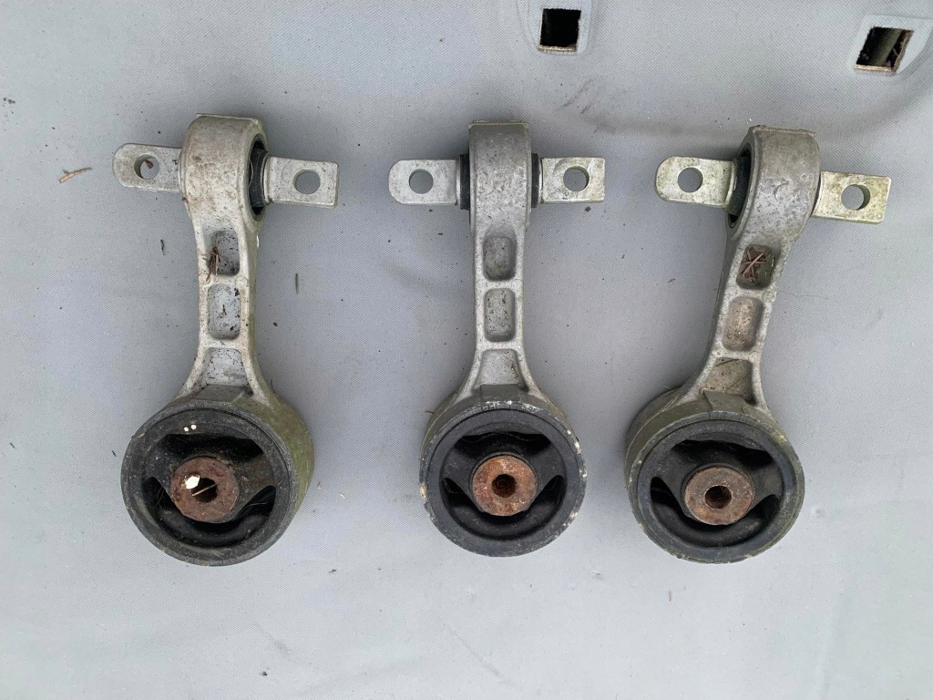 Купить Кронштейн подушка двигателя honda civic ufo 06-11