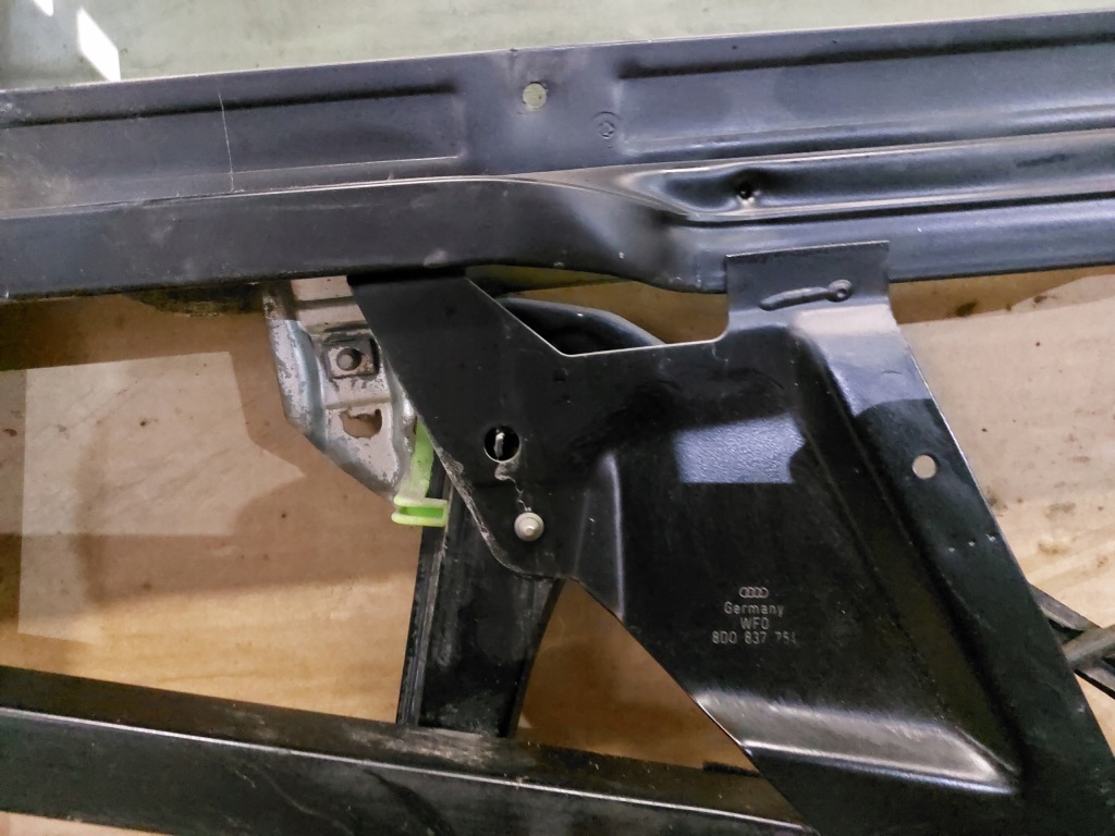 Подъемник стекло рамка audi a4 b5 Доставка