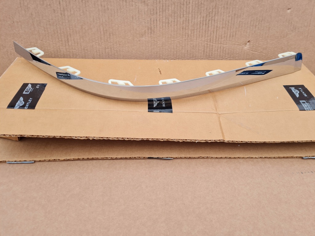 фото №1, Bentley bentayga 36a молдинг бампер задняя хром nowa