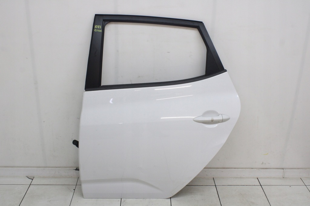 Купить Kia venga 2009r- дверь левая задние левый задний  7f - код лакокрасочного покрытия