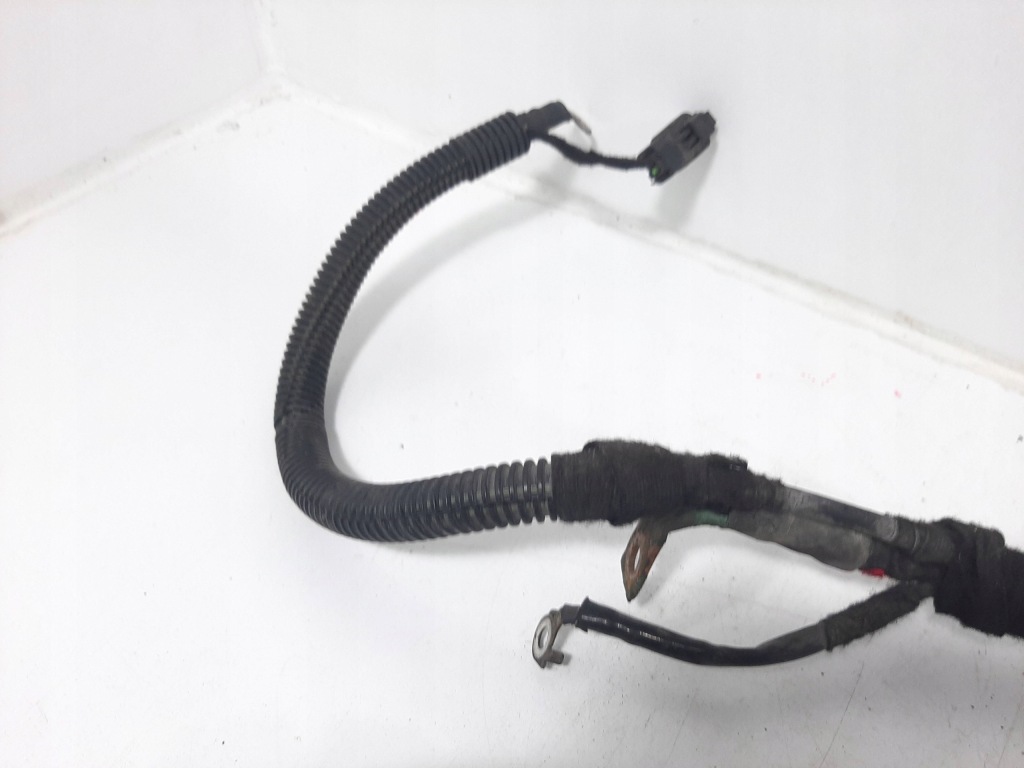 Купити Opel zafira b 2.2dgi 16v 07r джгут акумулятор клема 13136384