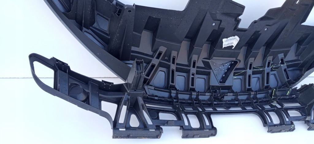 Seat cupra born 21- решітка радіатора частина верхній бампера перед каркас 10e807217h Недорого