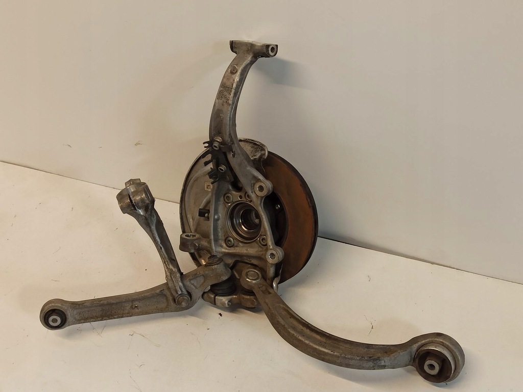 фото №5, Audi a4 b9 a5 8w поворотный кулак правый перед 8w0407242f